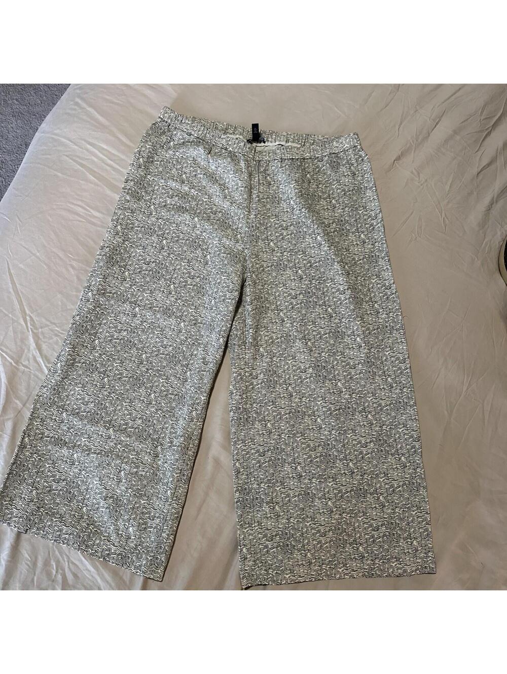 Eileen Fisher Off White and Black Broken Chevron Print Wide Leg Cropped Pants M